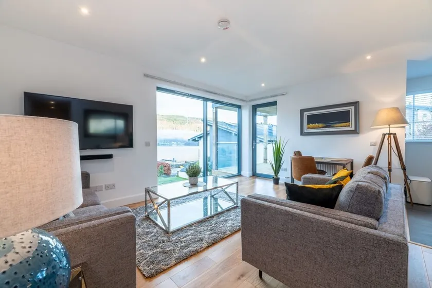 9 Loch View Luxury Loch Views - Image 1