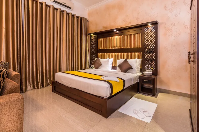 Ceylon City Hotel - Image 1