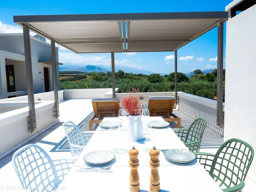 Mikro Livadi Special Lodges - Image 1