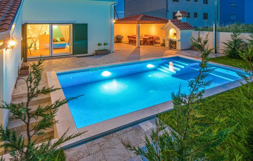 Beautiful Home in Mravince With Outdoor Swimming Pool, Wifi and 3 Bedrooms - Image 1