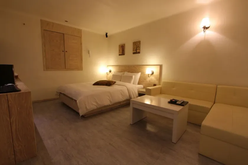 Me2 Hotel - Image 1