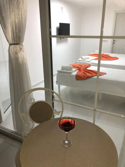 White Suite Rooms - Image 1