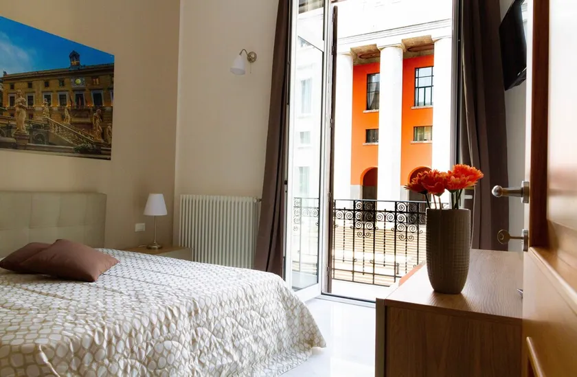 Palazzo Caltagirone Apartments - Image 1