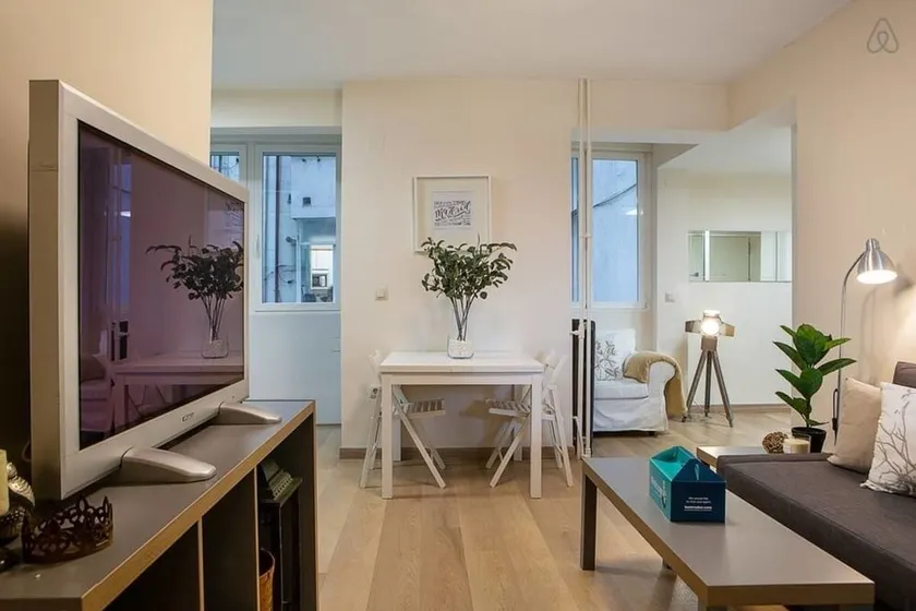 Modern 2 Bed Apt 10min From Las Ventas - Image 1