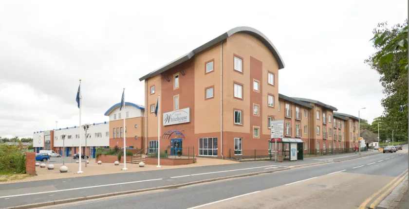 Telford Whitehouse Studios & Apartments - Image 1