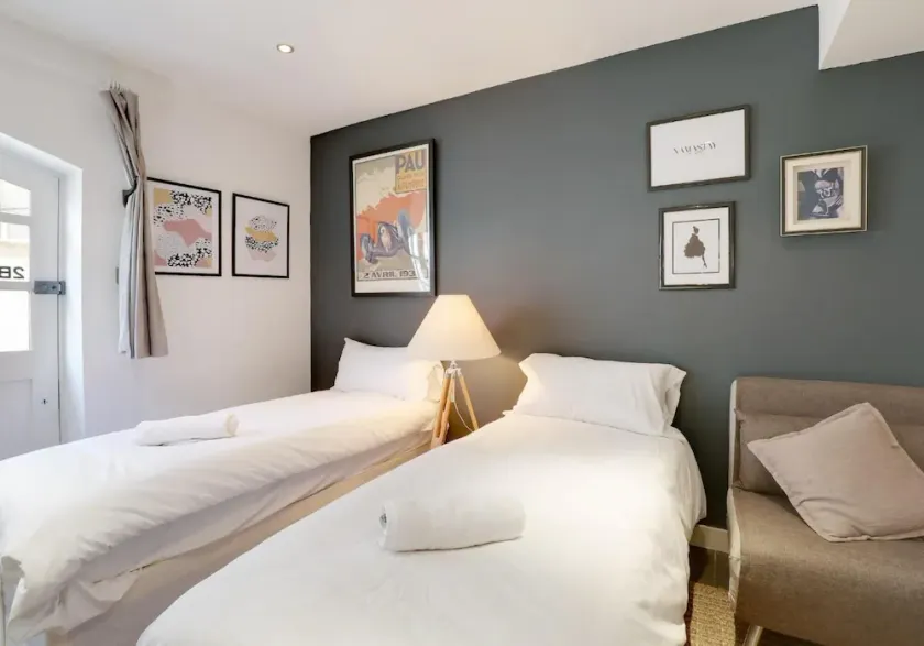 Modern Boho Studio - Super Central - In Private Mews - Fast Wifi - Image 1