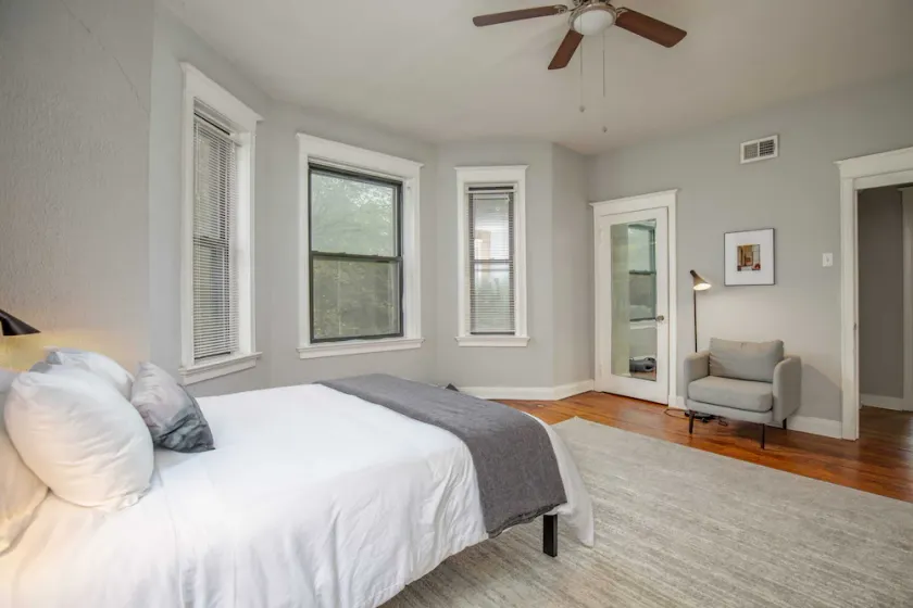 Spacious CWE 3BR near BJC by Zencity - Image 1