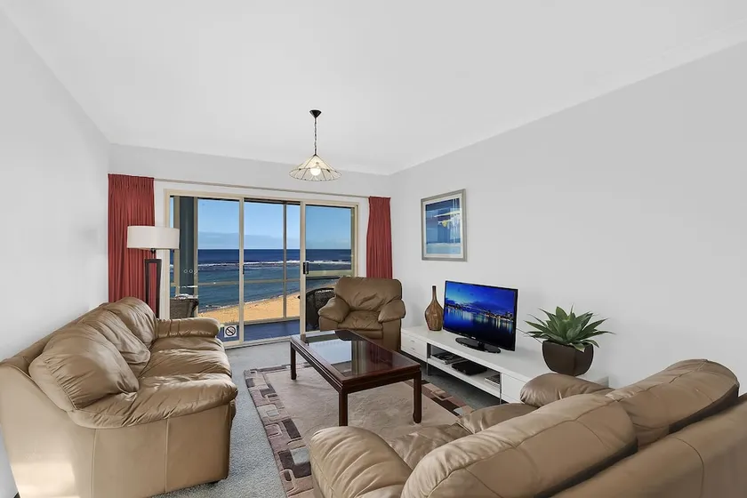 Stunning Toowoon Bay on Charlton - Image 1