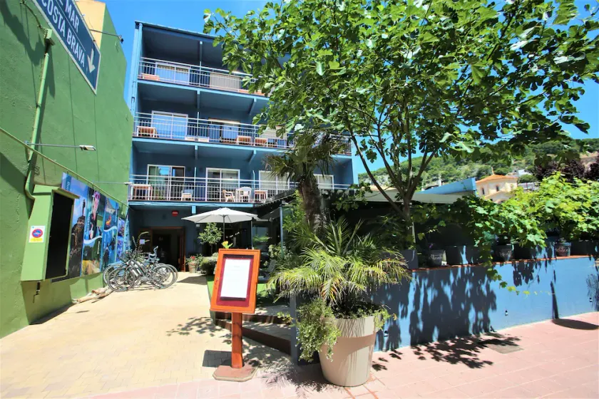 Pension Hostel Costa Brava - Image 1