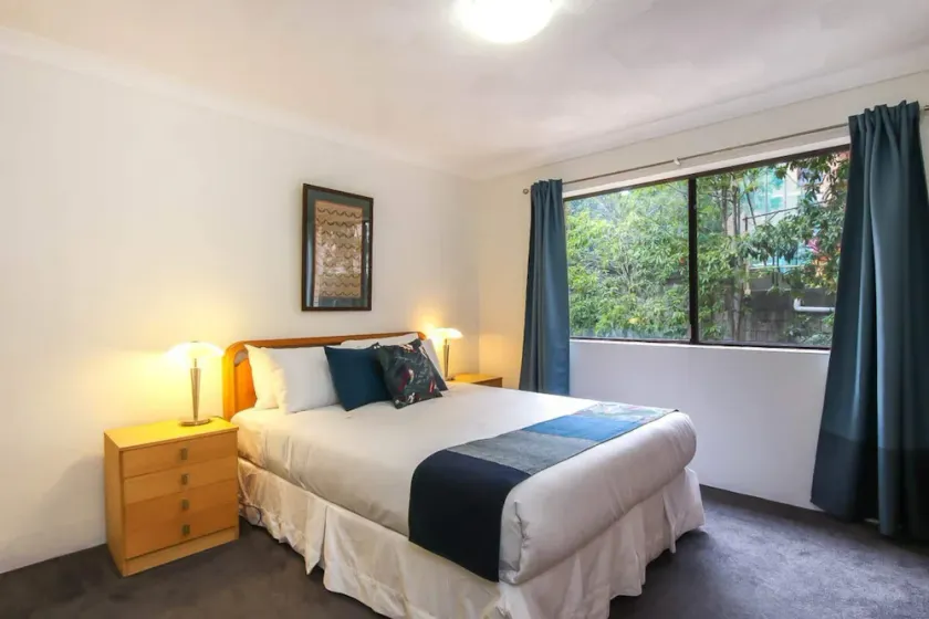 St. Lucia 2 Bedroom Apartment near UQ & Citycat - Image 1
