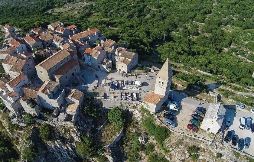 Awesome Home in Cres With Wifi and 1 Bedrooms - Image 1