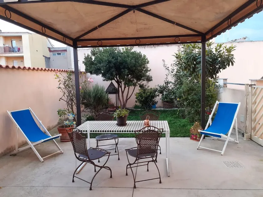 One bedroom appartement with enclosed garden and wifi at Sestu - Image 1