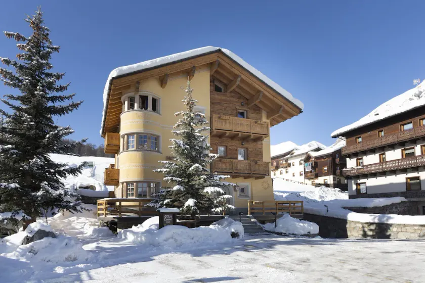 Hotel Garni La Suisse - Image 1