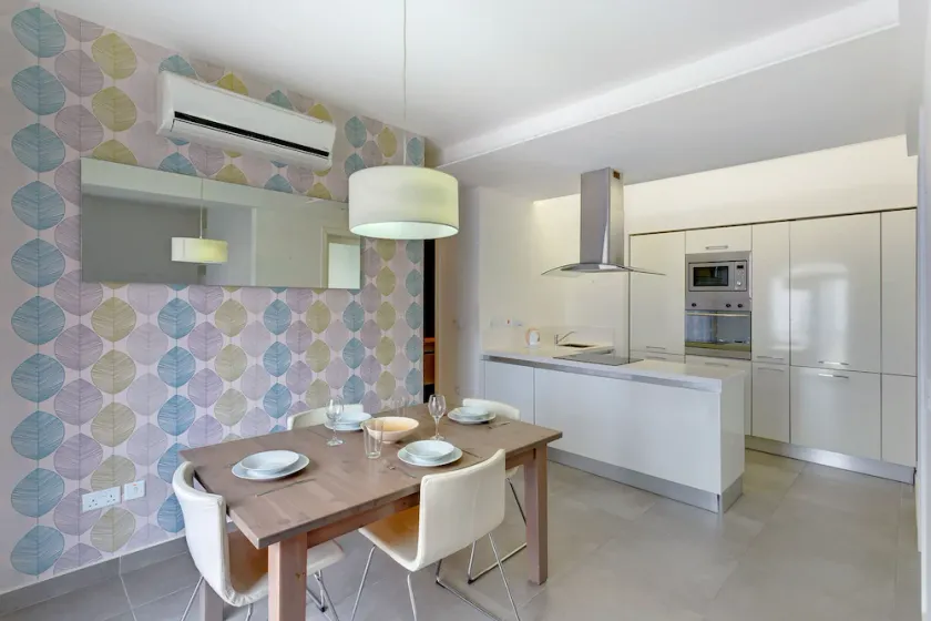 Cozy 1 BR Apartment in St Julians, Best Location - Image 1