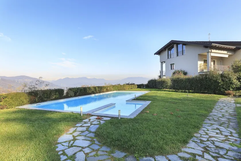 Lake Maggiore View Apartment - Image 1