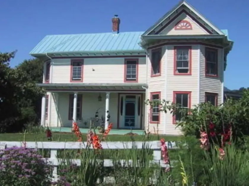 Belle Meade Bed and Breakfast - Image 1