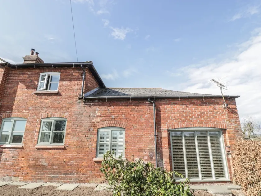 Rose Bank Cottage - Image 1