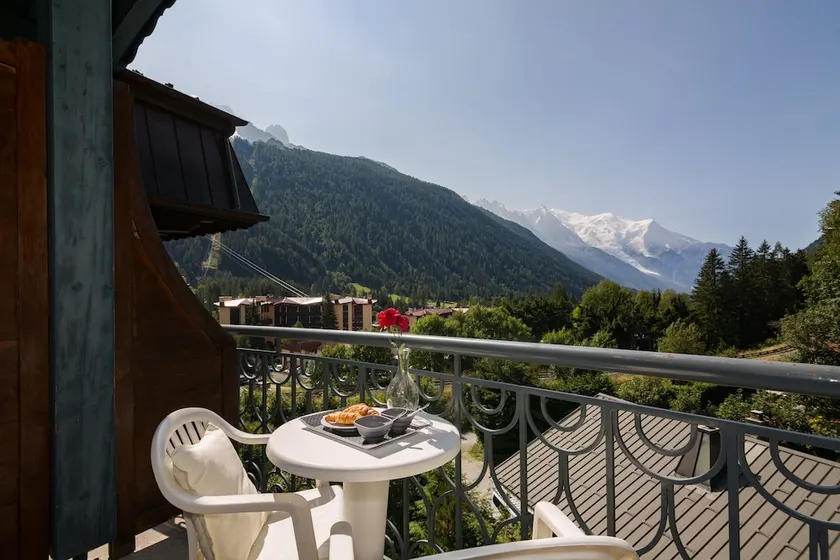 Le Cristal MB1 Mont-Blanc View, Pool, Private Sauna & Parking - Happy Rentals - Image 1