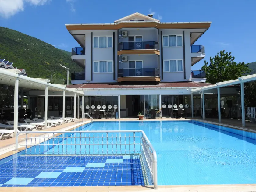 Senam Hotel - Image 1