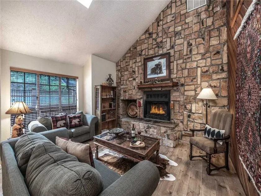 Lehr's Lair, 5 Bedrooms, WiFi, Fireplace, Gas Grill, Sleeps 15 - Image 1