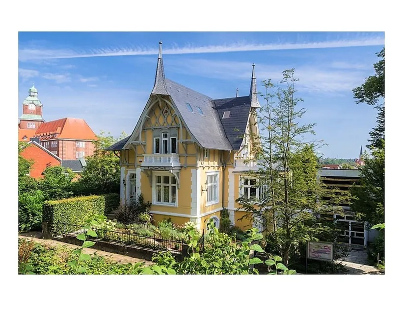 Golden Villa at the Museumsberg - Image 1