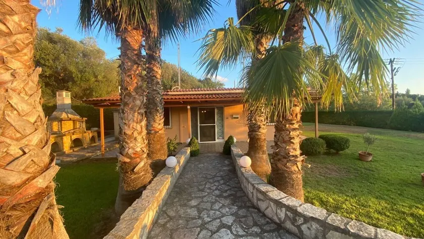 Stunning House With Garden Close to Patras, Greece - Image 1