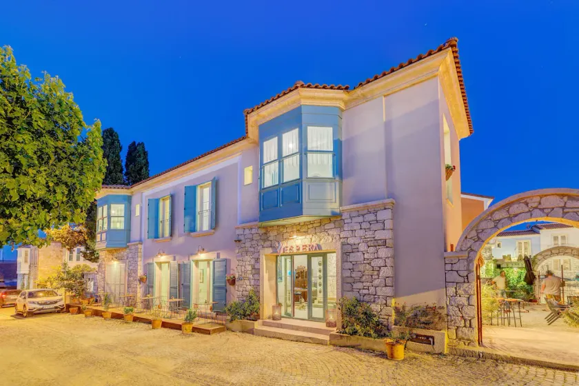 Vespera Hotel - Image 1