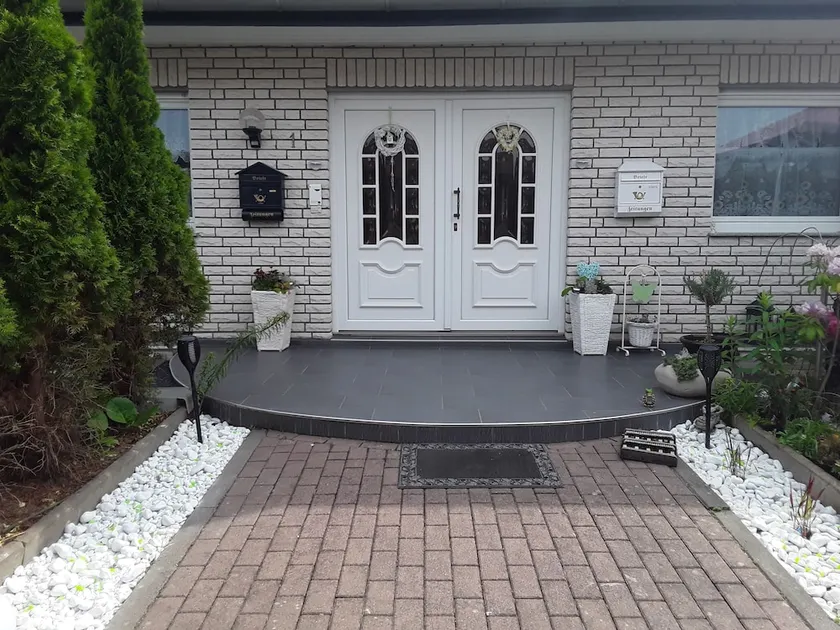 Maria's - Image 1