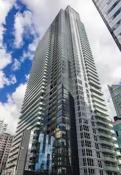 Applewood Suites - Luxury 3 BDRM - Image 1