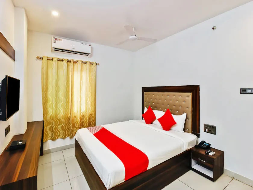 Rk Grand by OYO Rooms - Image 1