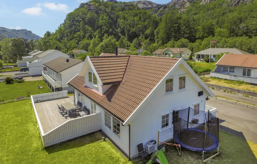 Amazing Home in Åna-sira With 5 Bedrooms and Wifi - Image 1