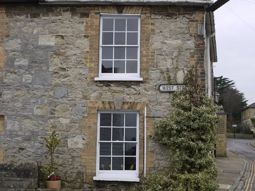 Zephyr Cottage - Image 1