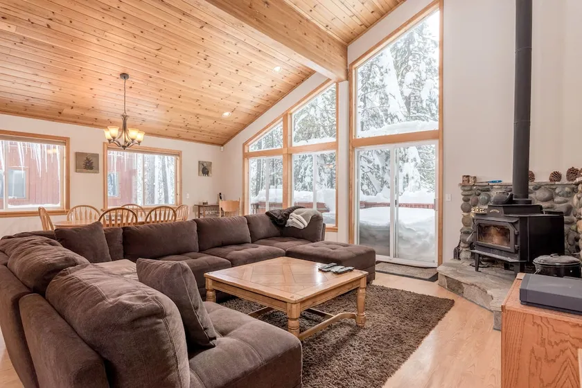 Tahoe Donner  â€“ Walk To Trout Creek 3 Bedroom Home - Image 1