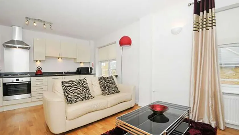 Oxford Serviced Apartments - Waterways - Image 1