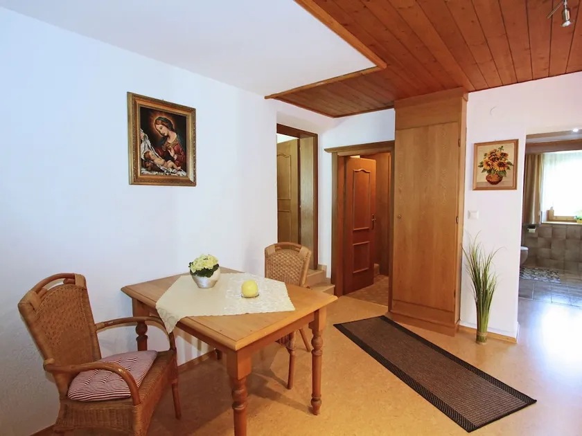 Apartment in Uderns With Balcony, Cot, Heating, Parking - Image 1