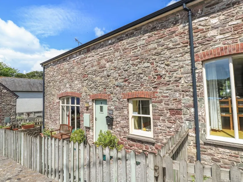 Swallow Cottage - Image 1