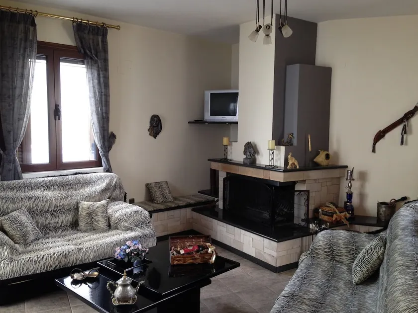 Dimitri's Guesthouse - Image 1