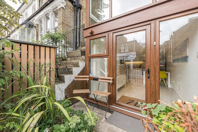 1 Bedroom House in West London - Image 1