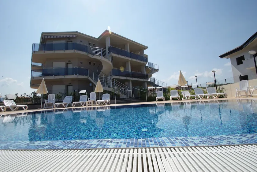 Residence Laguna Lucente - Image 1