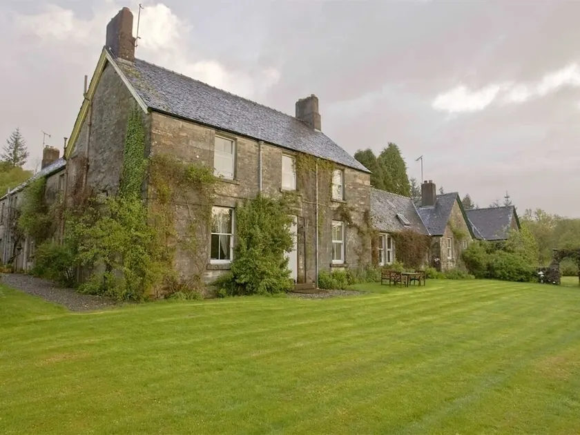 Kirnan Cottage - Image 1
