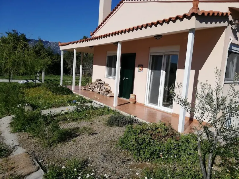 Antonia's New House with Amazing Garden - Image 1