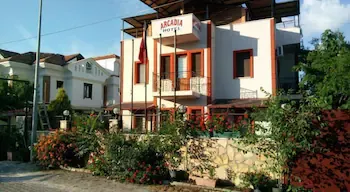 Arcadia Apart Hotel - Image 1