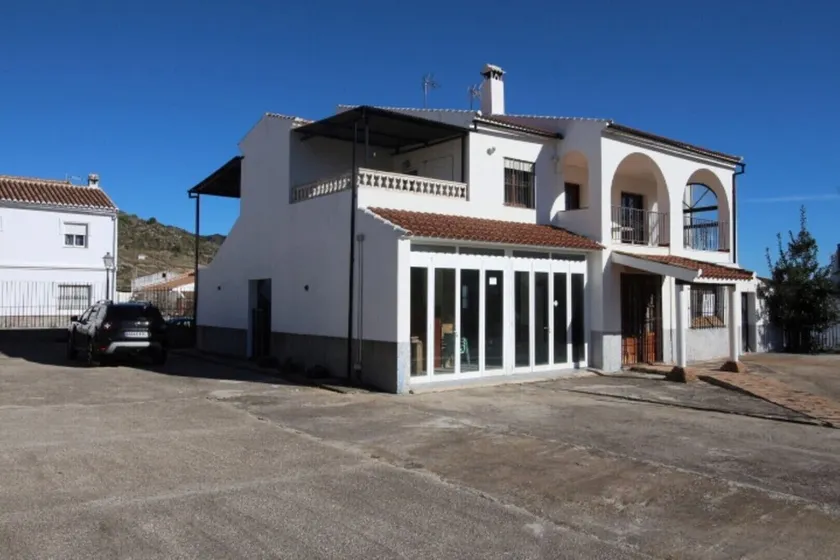 107487 - House in Yunquera - Image 1