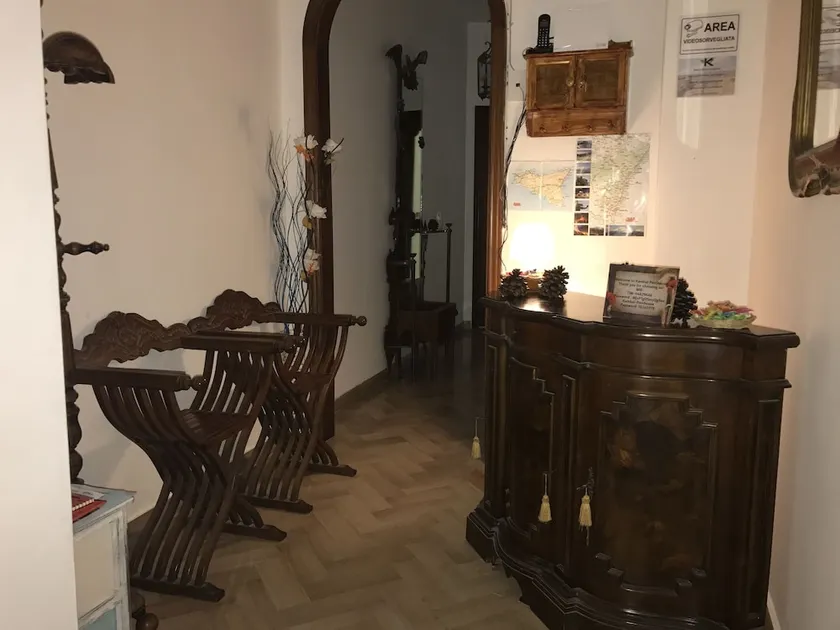 Kambal Penthouse - Image 1