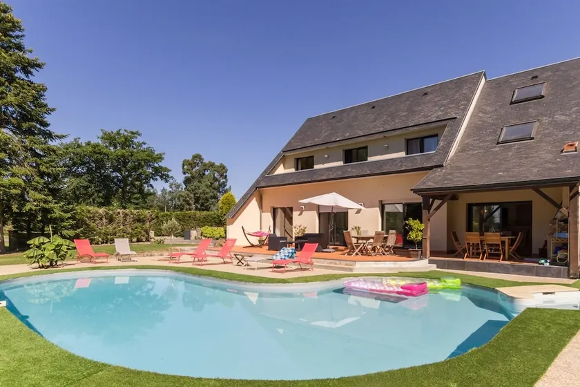 House With 5 Bedrooms in Le Val-saint-père, With Pool Access, Enclosed - Image 1