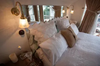 Mornington Bed & Breakfast - Image 1