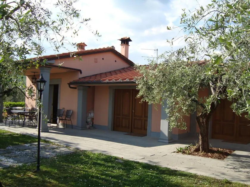 House in the Pistoia countryside with pool and garden, ideal for outdoor lunches - Image 1