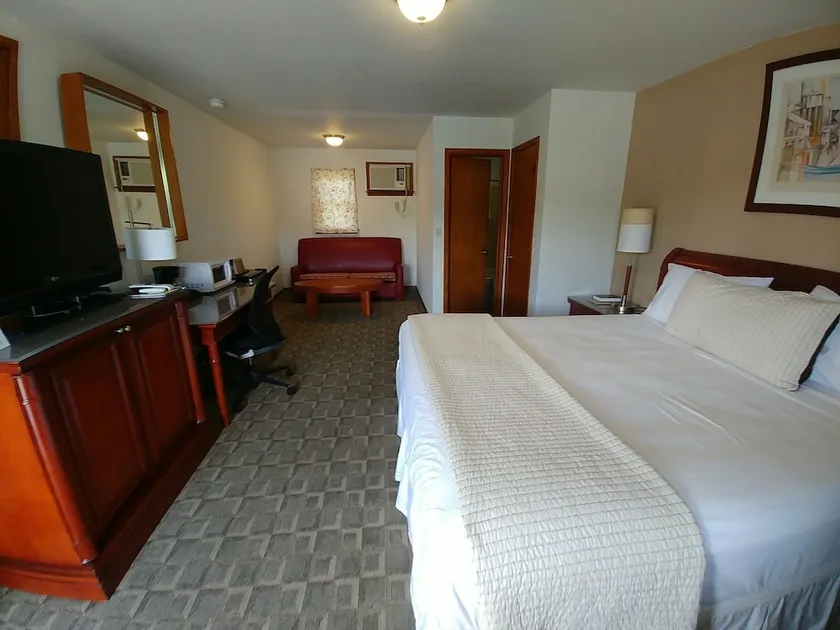 Walnut Lane Motel - Image 1