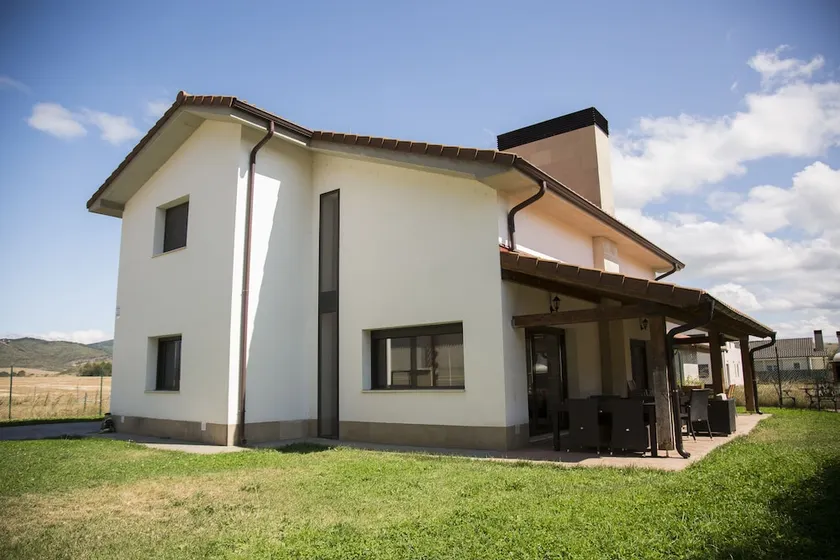 TuApartamento Casa De Campo Villanueva De Longuida - Image 1