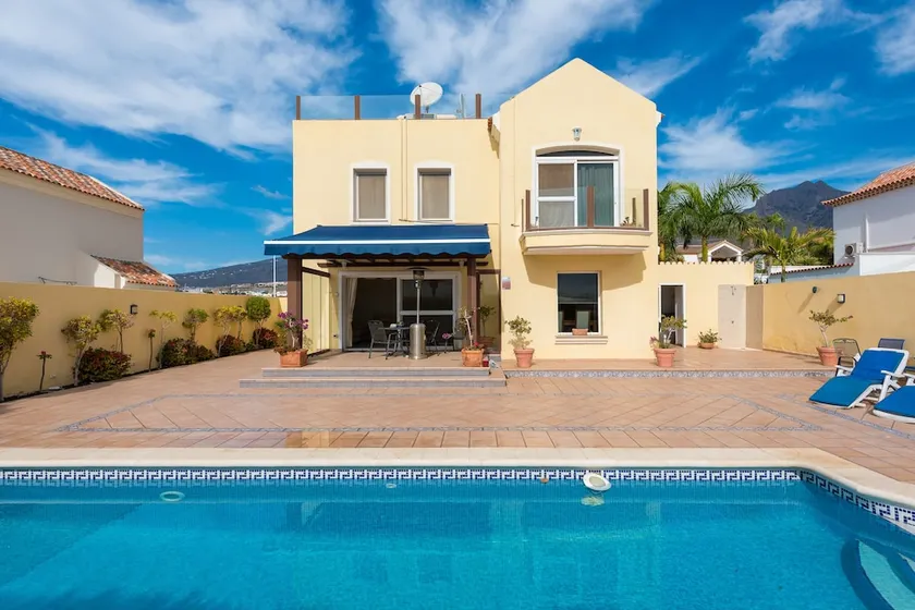 Amazing Villa MEDINA, BBQ, Heated Pool! - Image 1